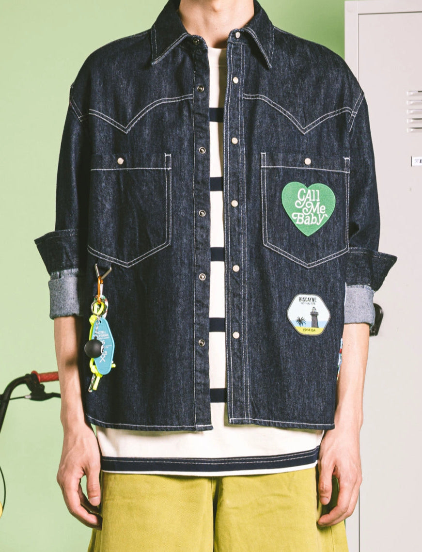 OVERSHIRT IN JEANS LAVAGGIO SCURO CON PATCH