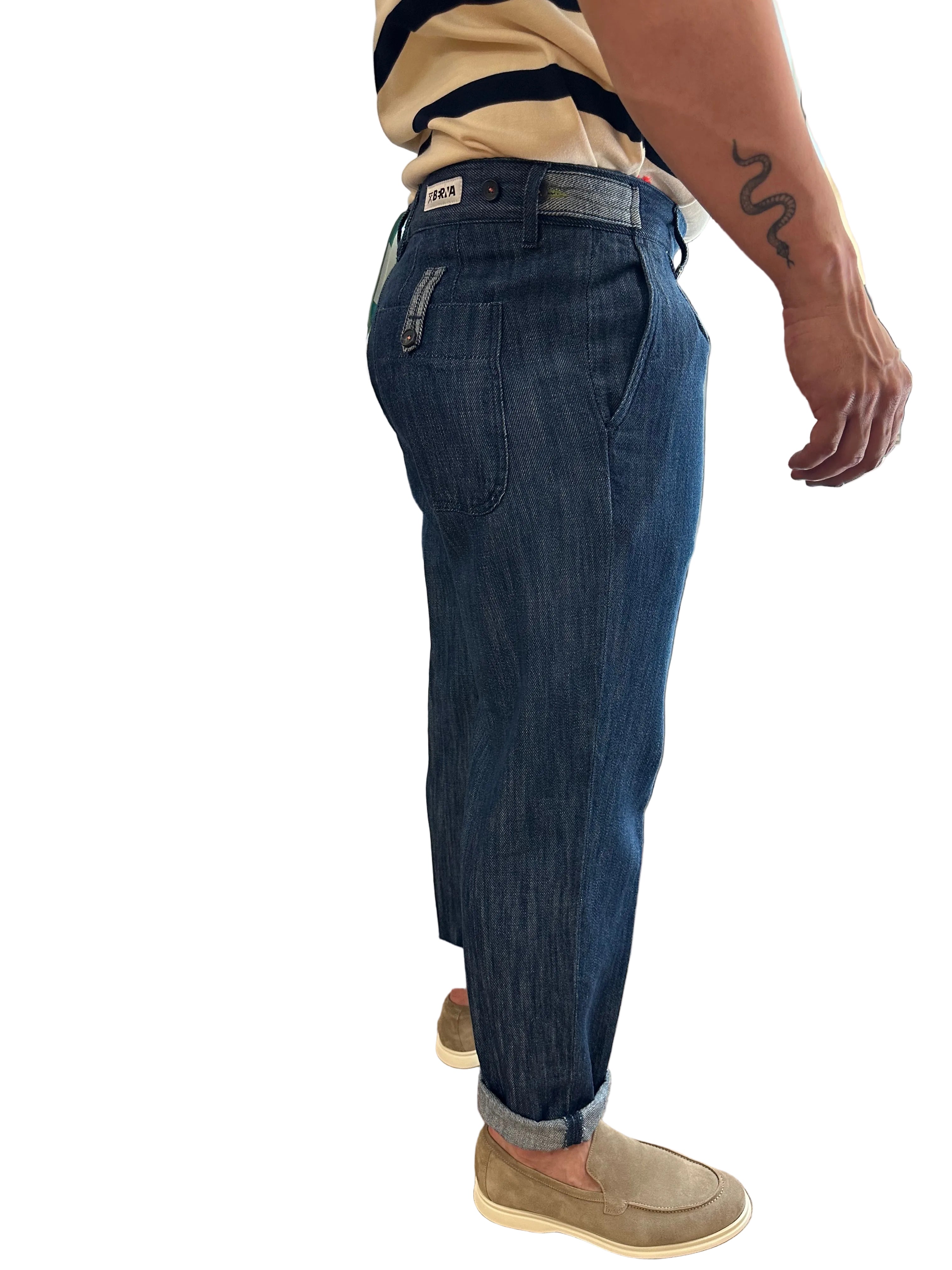 JEANS CROPPED FIT CON DETTAGLI DI LAVAGGI DIVERSI