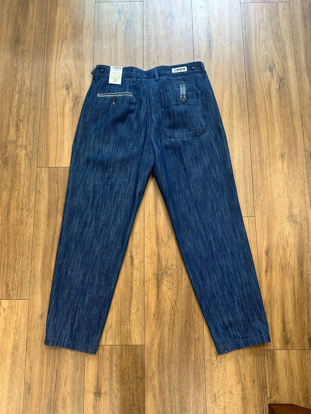 JEANS CROPPED FIT CON DETTAGLI DI LAVAGGI DIVERSI