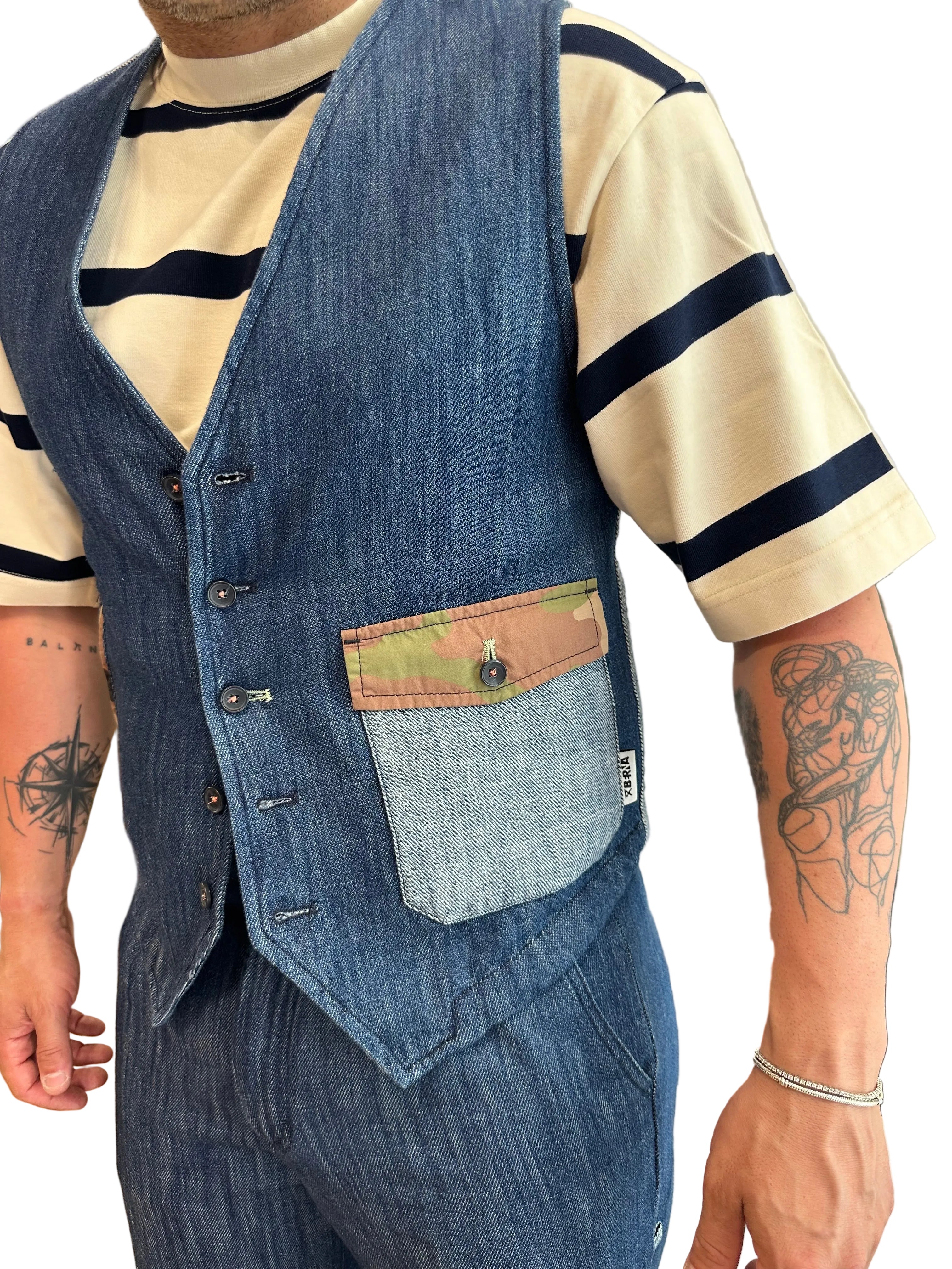 GILET IN JEANS CON INSERTI CAMOU