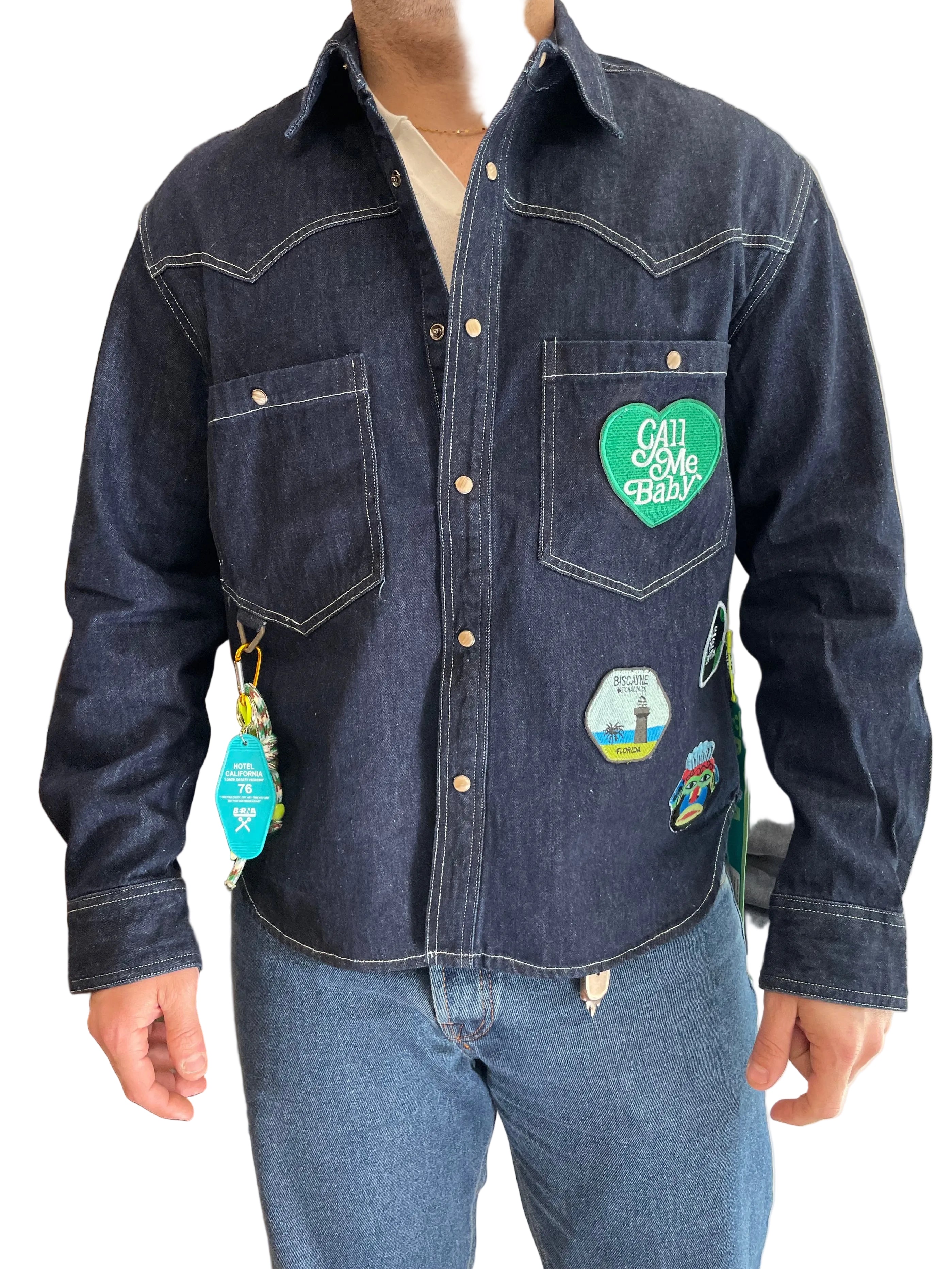 OVERSHIRT IN JEANS LAVAGGIO SCURO CON PATCH
